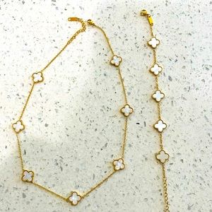 White VCA clover flower necklace and bracelet set